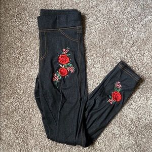 Rose Design Dark Leggings